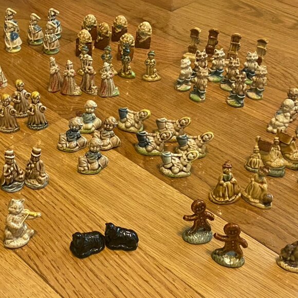 Collectible Nursery Tale Wade Figurines (Red Rose) - Picture 3 of 8